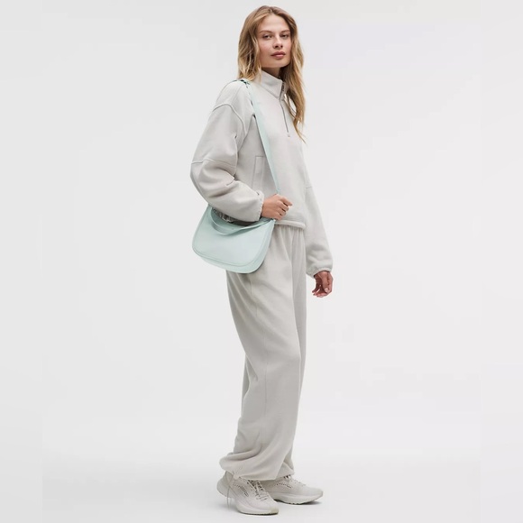 NWT- Lululemon City Essentials Small Shoulder Bag 3L - Pelican - Picture 5 of 9